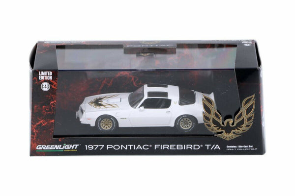 1:43 Scale 1977 Pontiac Firebird T/A White Greenlight Collectibles #86331