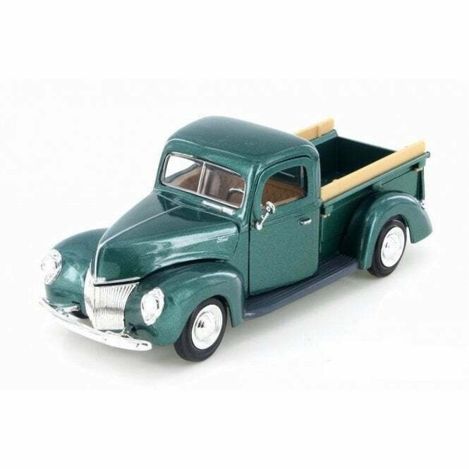 1:24 Scale 1940 Ford Pickup Green "American Classics" Diecast by Motor Max